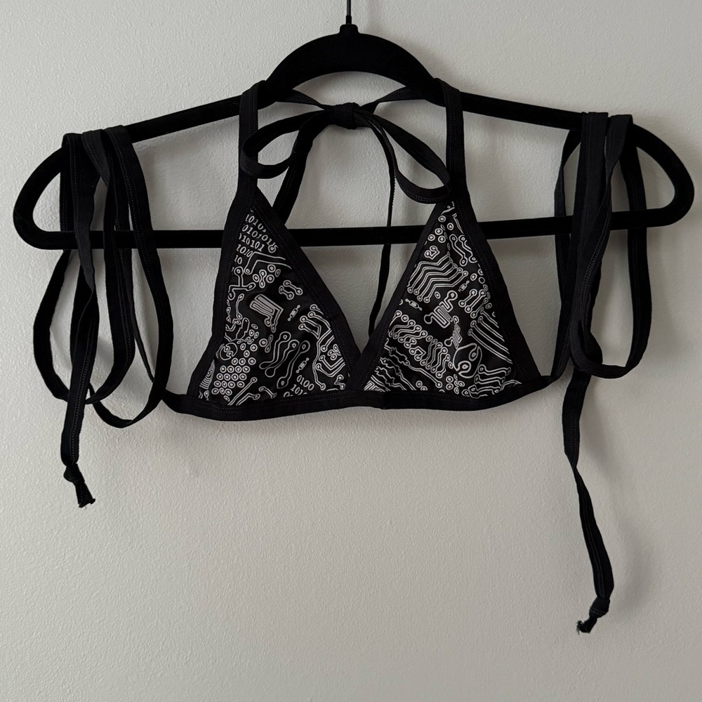 The Lyte Couture Reflective Matrix 4 Piece Rave Set